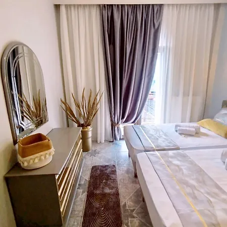 شقة Sunrise - Luxury Beachfront Escape أوليمبياذا