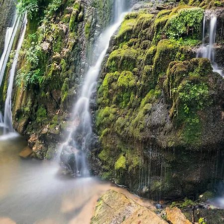 شقة Sunrise - Luxury Beachfront Escape أوليمبياذا