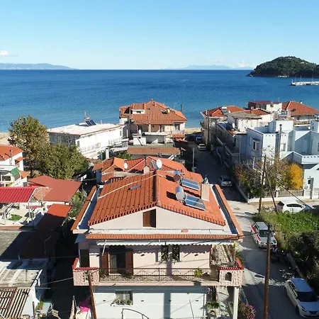 Sunrise - Luxury Beachfront Escape شقة *