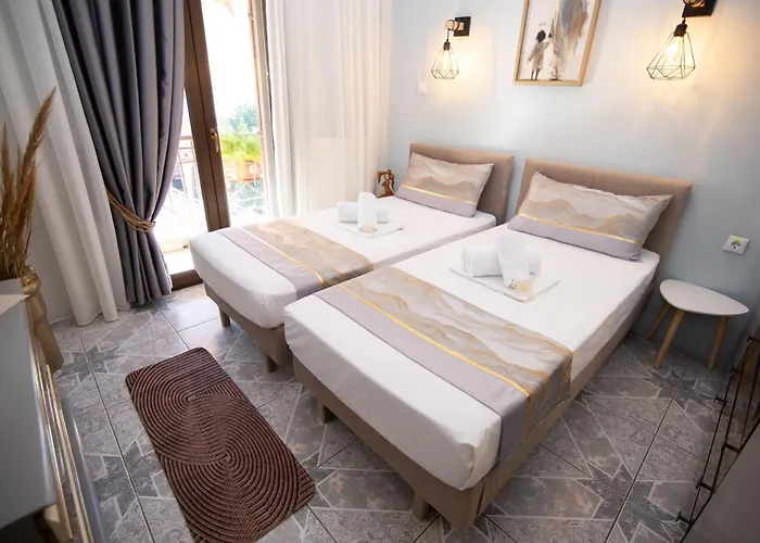 Daire Sunrise - Luxury Beachfront Escape Olympiada