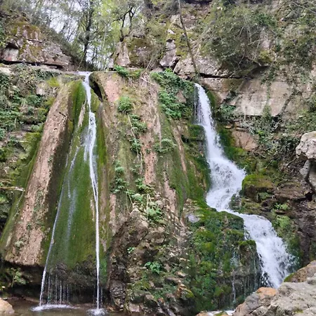 Sunrise - Luxury Beachfront Escape *