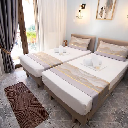 Apartment Sunrise - Luxury Beachfront Escape Olympiada