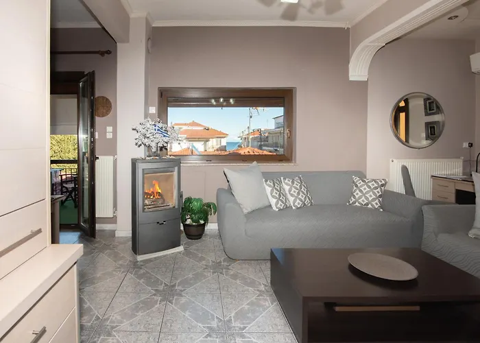 Sunrise - Luxury Beachfront Escape * Olympiada