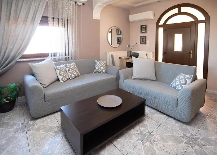 Sunrise - Luxury Beachfront Escape