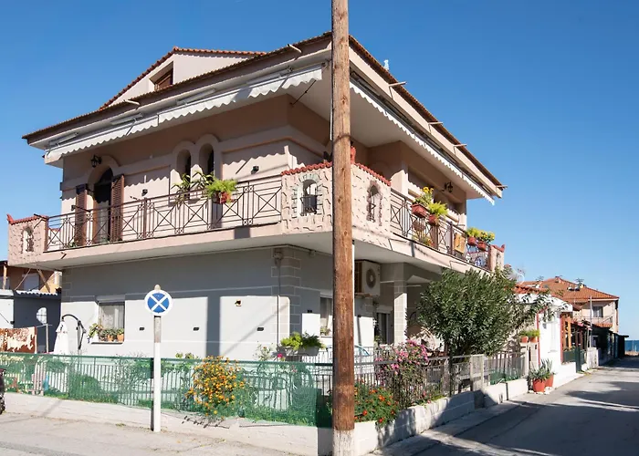 Sunrise - Luxury Beachfront Escape * Olympiada