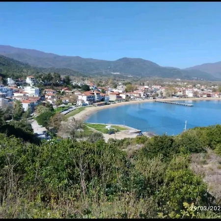 Sunrise - Luxury Beachfront Escape * Olympiada