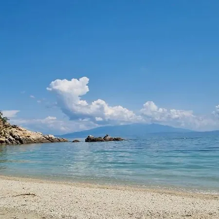 Sunrise - Luxury Beachfront Escape شقة *