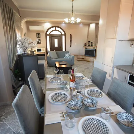 Appartement Sunrise - Luxury Beachfront Escape Olympiada