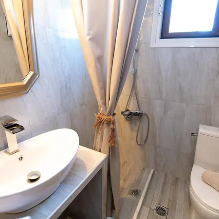 Sunrise - Luxury Beachfront Escape Appartement