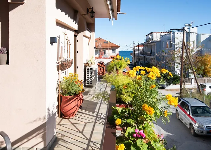 Apartment Sunrise - Luxury Beachfront Escape Olympiada