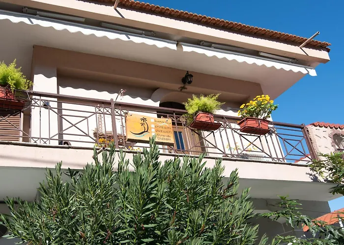 Apartment Sunrise - Luxury Beachfront Escape Olympiada
